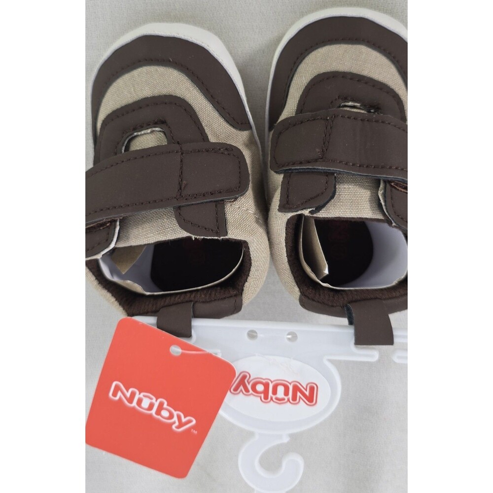 New Nuby Infant Boys Shoes.   Size 6/12 Months.    Color Brown and White.  Size